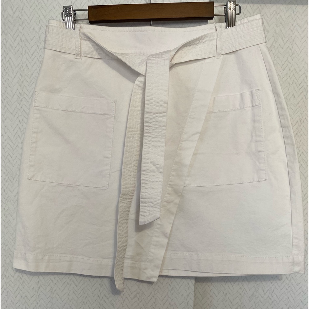 35. NWT Loft white Skirt